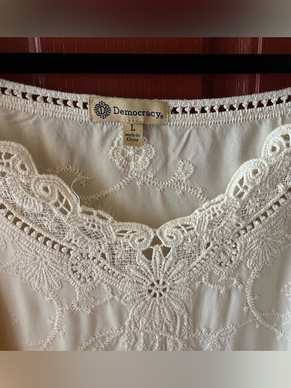 Democracy Ivory Embroidered Boho Blouse Lace Trim Flutter Sleeve Size Large - Picture 5 of 9